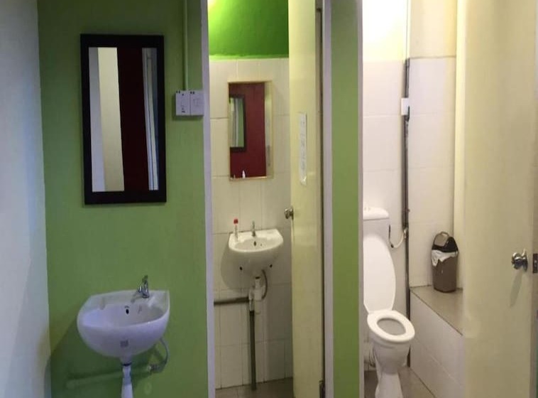 공동 객실, Akinabalu Youth Hostel