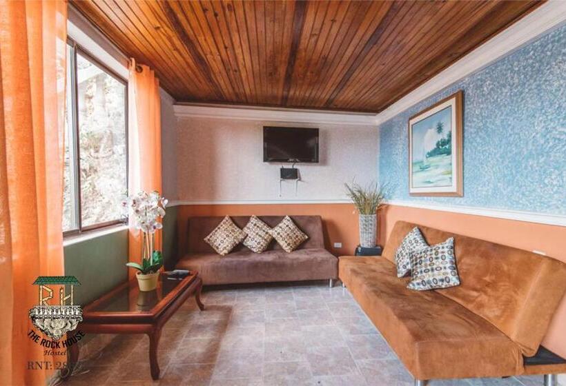 اتاق استاندارد سه تخته بدون تهویه هوا, The Rock House Eco