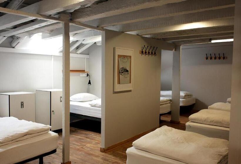 Bed in Shared Room with Shared Bathroom, Goodmorning Solo Traveller Hostel