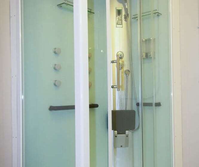 اتاق استاندارد, Goodmorning Solo Traveller Hostel