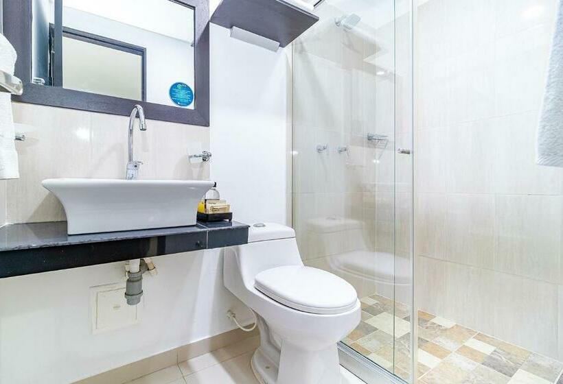 اتاق استاندارد سه نفره, Quinta Estacion