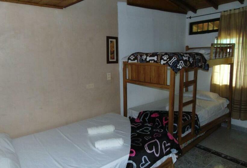 Habitación Familiar, Casa Campestre La Colombiana