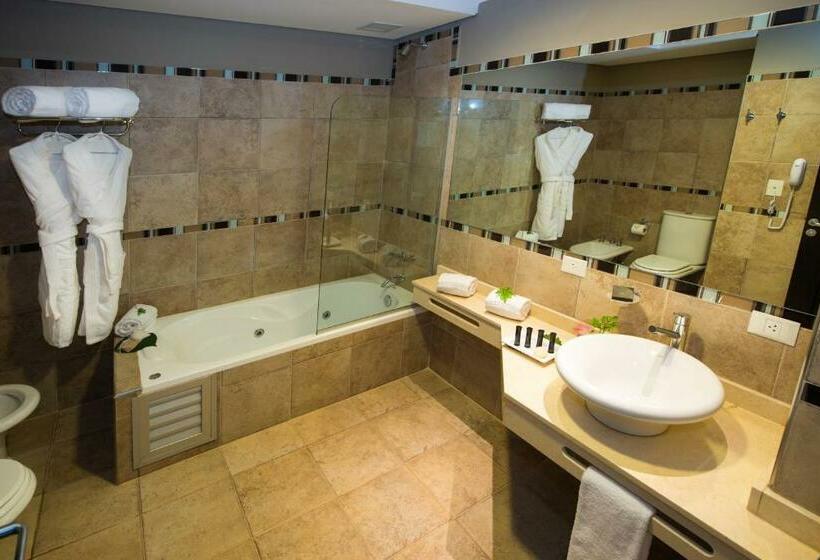 Номер Стандарт Трехместный, Falls Iguazú Hotel & Spa