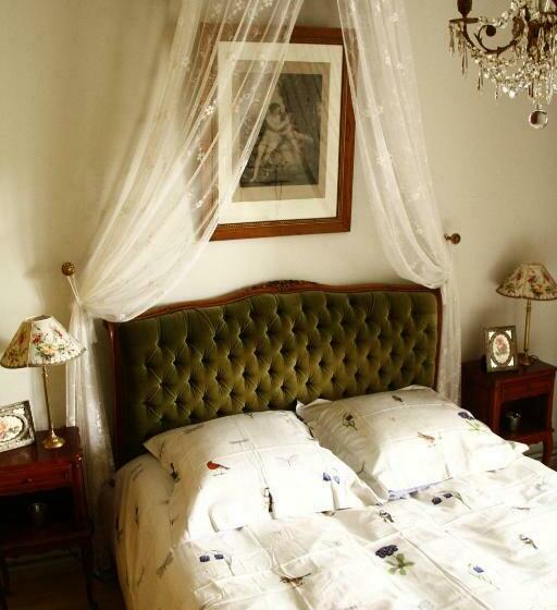 Номер Стандарт, La Petite Maison Pres De L Eglise