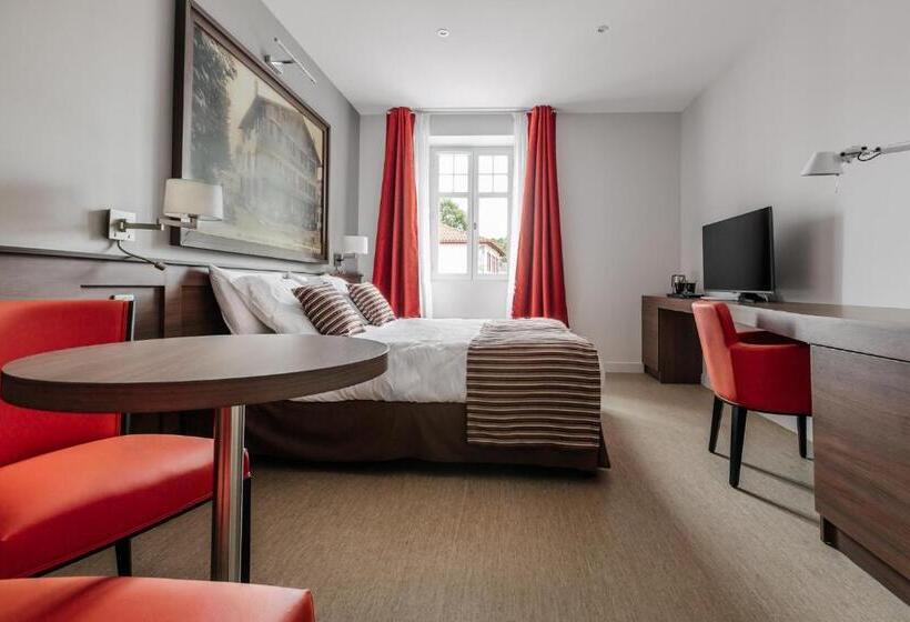 חדר סטודיו סטנדרד, Café Du Trinquet