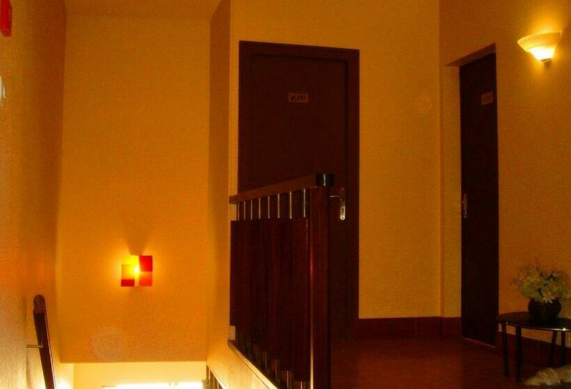 Семейный Номер, Motel Des Bruyères