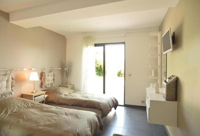 سوییت خانوادگی, Villa Louancelie B&b