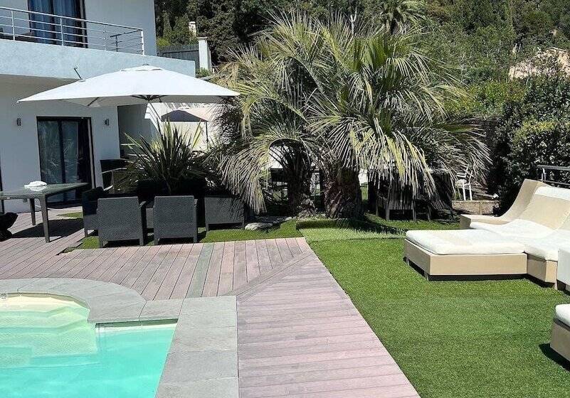 سوییت خانوادگی, Villa Louancelie B&b