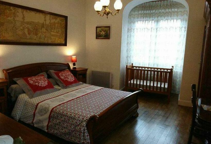 חדר סטנדרט, A La Grenouille Du Jura