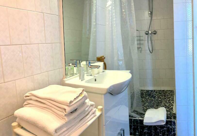 Номер Комфорт, Hôtel Du Roy