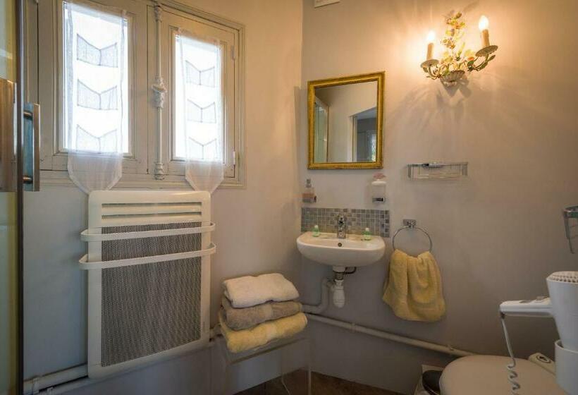 Номер Стандарт, Chambres D'hôtes Manoir De Montecler