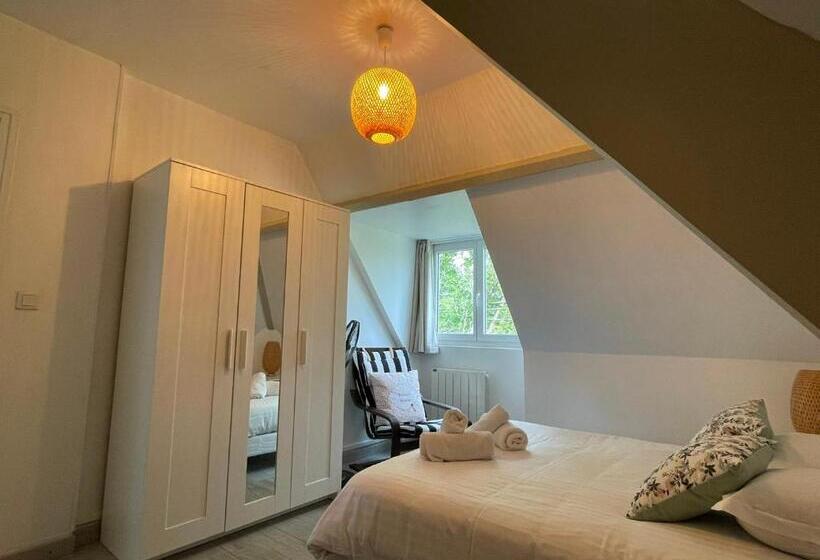 Студио Executive, Manoir De La Houlette
