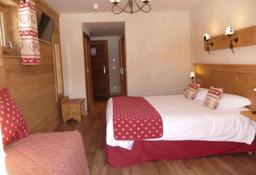 اتاق استاندارد سه نفره, Chalet Hôtel Le Beausoleil, The Originals Relais