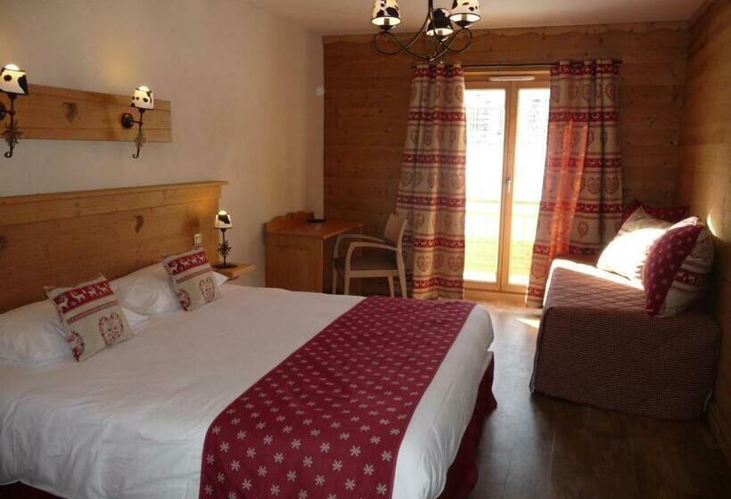 اتاق استاندارد سه نفره, Chalet Hôtel Le Beausoleil, The Originals Relais