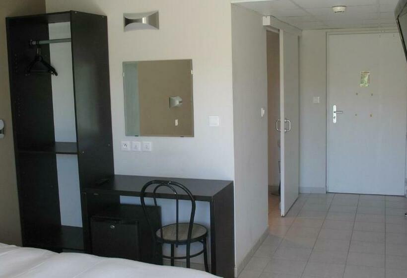 スーペリアトリプルルーム, Fasthotel Montpellier Baillargues