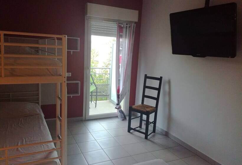 スーペリアの４人部屋, Fasthotel Montpellier Baillargues