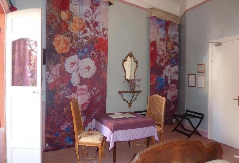اتاق استاندارد با بالکن, Hôtel Du Fiacre