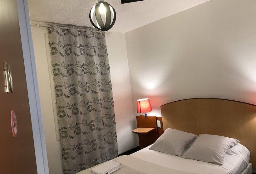 Номер Стандарт, Hôtel Mondial
