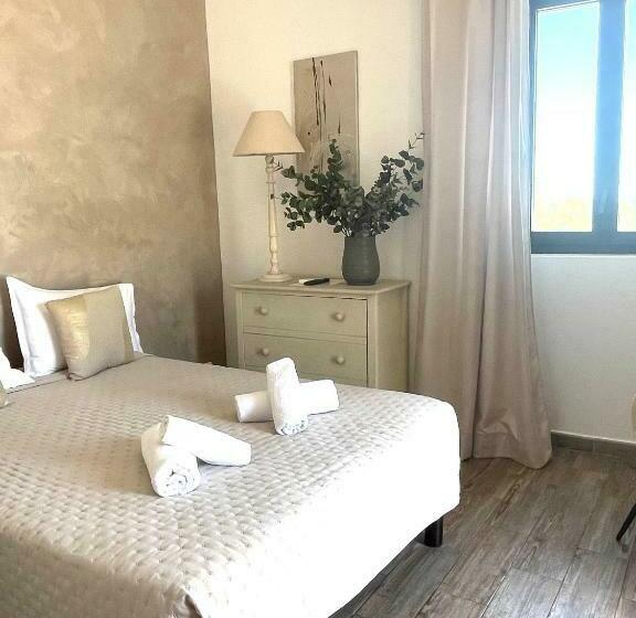 Трехместный Superior Вид на Море, Hôtel Restaurant La Caravelle