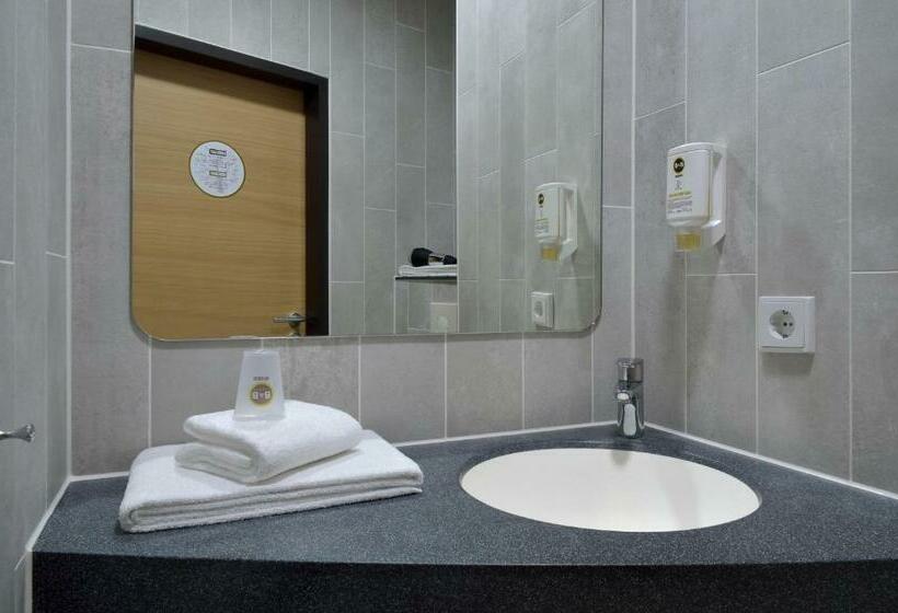 Номер Стандарт, B&b Hotel Düsseldorf Airport