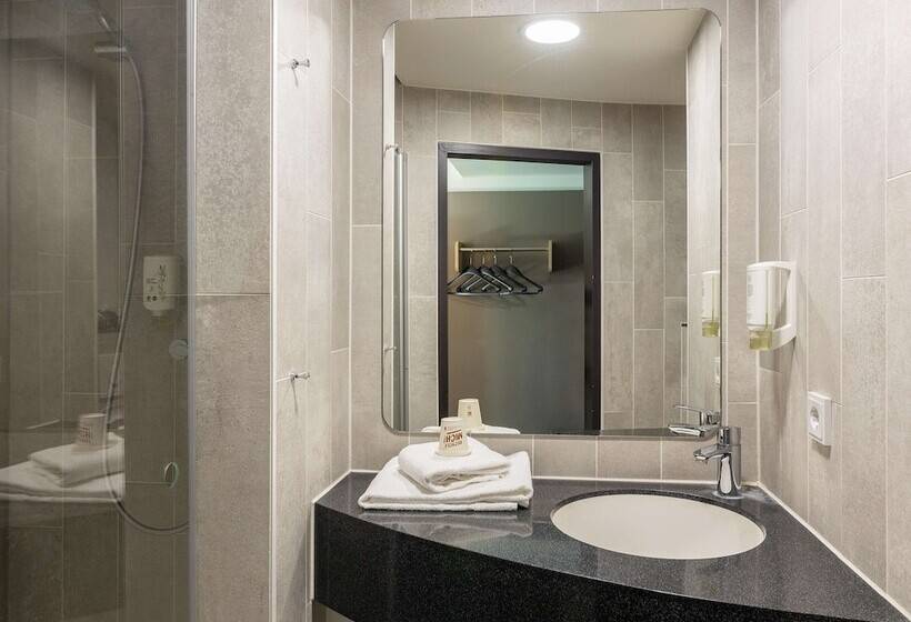 Номер Стандарт, B&b Hotel Düsseldorf Mitte