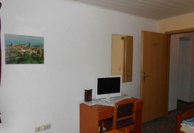 اتاق استاندارد یک نفره, Goldener Engel /pension