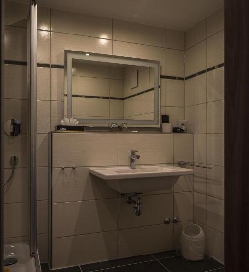 3-Bett-Standardzimmer, Weinhaus Kreuter
