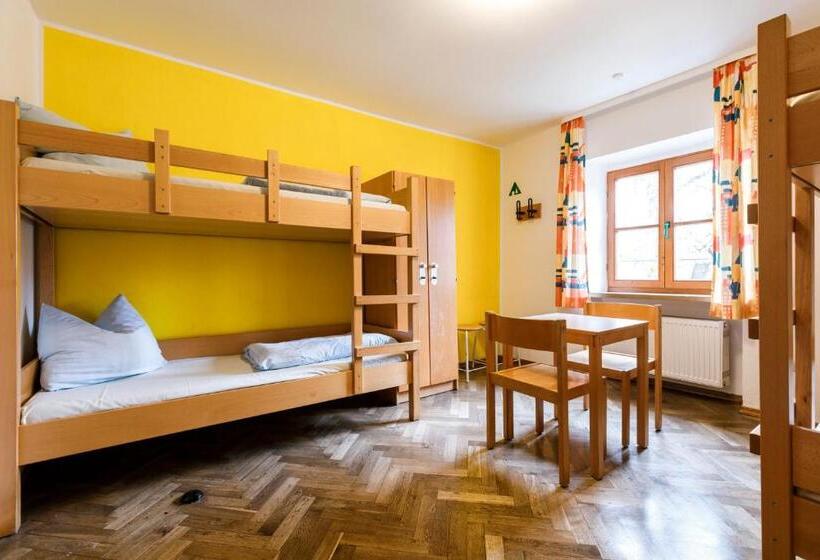 Семейный Номер Классика, Jugendherberge Regensburg