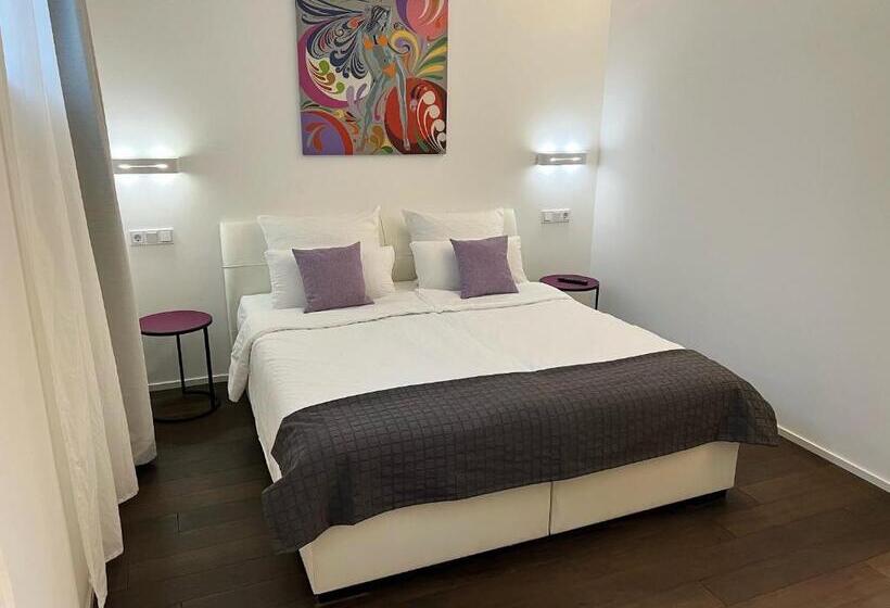 Апартаменты Deluxe с 1 спальней, с видом на бассейн, Weingut Aparthotel Olinger