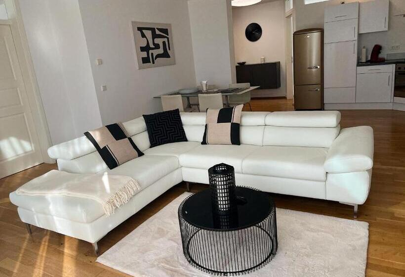 Люкс Повышенной Комфортности, Weingut Aparthotel Olinger