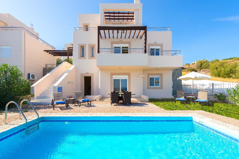 Вилла с 1 спальней и бассейном, Athoniki Villas
