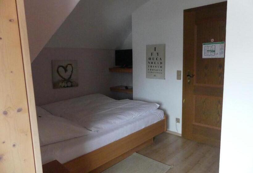 Номер Economy, Bayerischer Hof