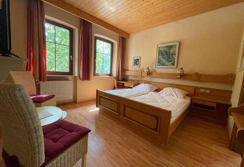 Номер Стандарт, Bayerischer Hof
