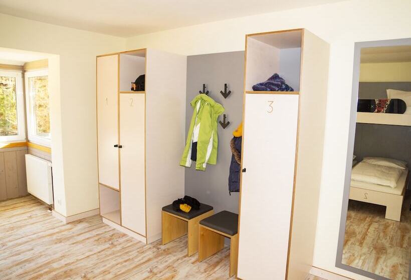 Номер Стандарт, Oberstdorf Hostel