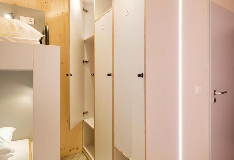 标准间带阳台, Oberstdorf Hostel