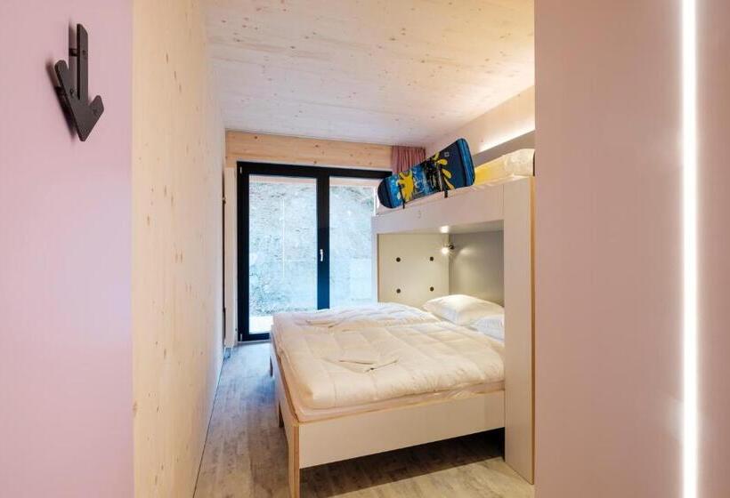 Номер Стандарт с Балконом, Oberstdorf Hostel