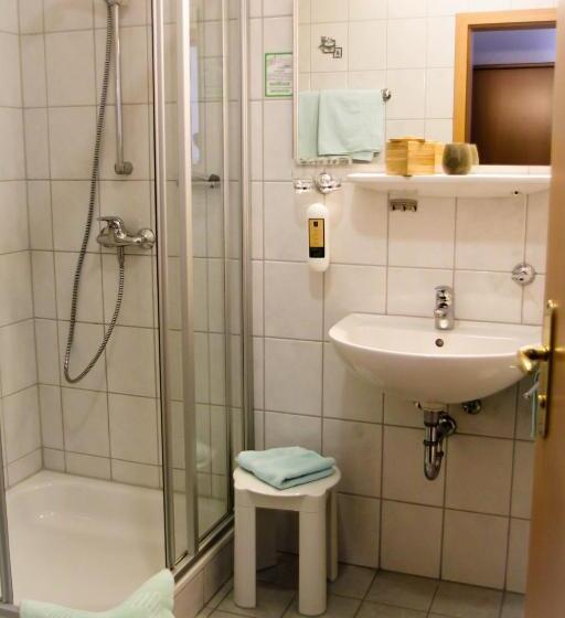 Quarto Triplo Estandar, Zum Bräu Toni