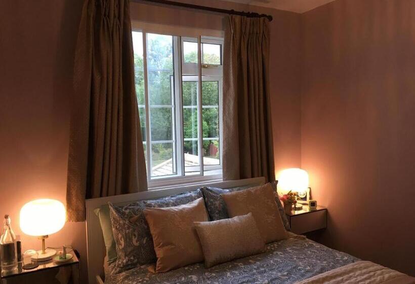 经济房, Leafy Suburban Bed And Breakfast