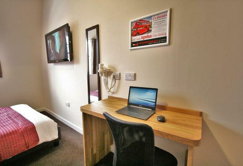Номер Стандарт, Central Hotel Gloucester By Roomsbooked