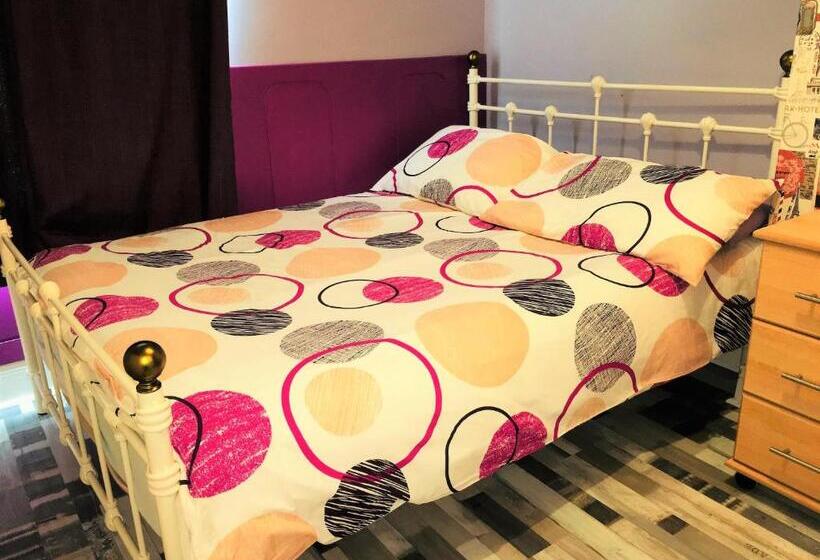 חדר בסיסי חדר אמבטיה משותף, Portrush Holiday Hostel Guesthouse
