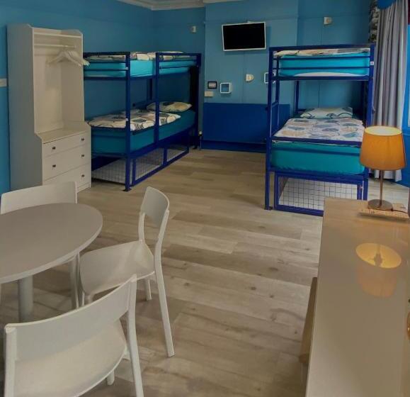סוויטה משפחתית, Portrush Holiday Hostel Guesthouse
