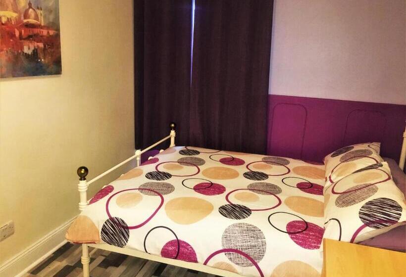 חדר בסיסי חדר אמבטיה משותף, Portrush Holiday Hostel Guesthouse