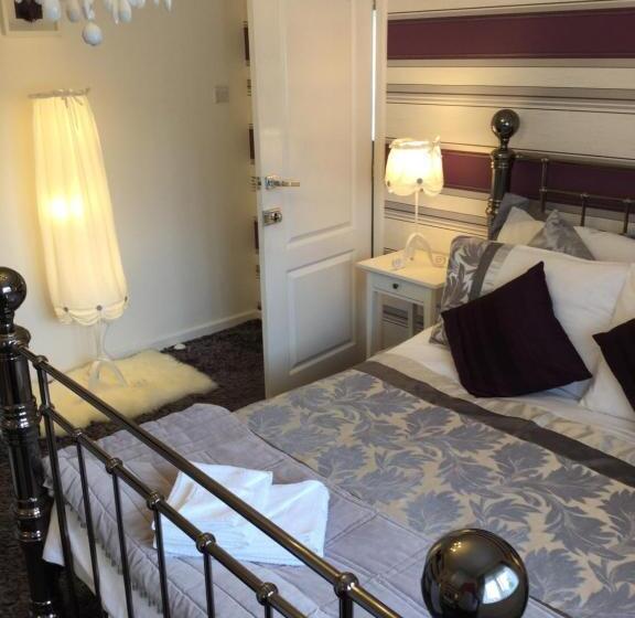 اتاق استاندارد, Three Bridges Bed & Breakfast