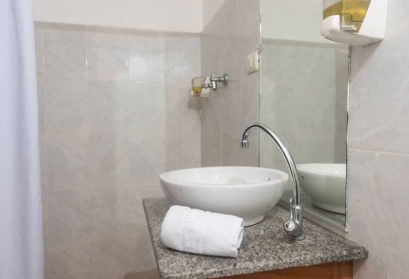 Люкс Семейный 2 Спальни, Hostal North Seymour