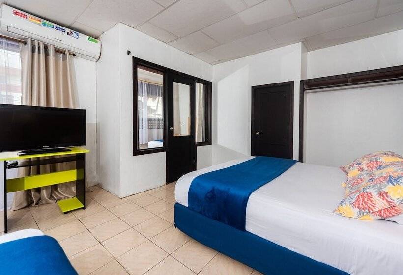 Люкс Семейный 2 Спальни, Hostal North Seymour