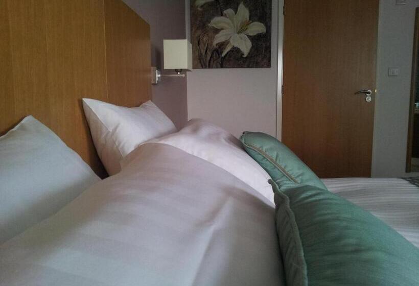 Номер Deluxe, Deangate Motel