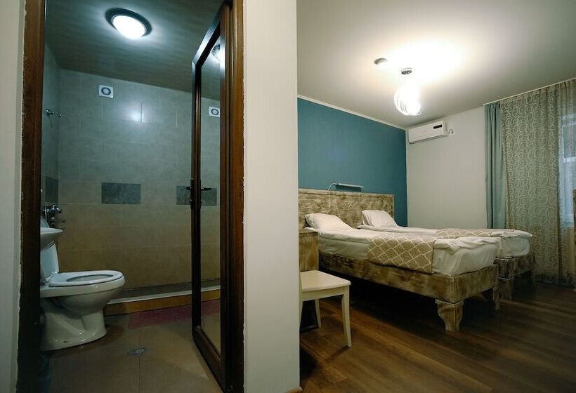 اتاق استاندارد, Kutaisi Globus