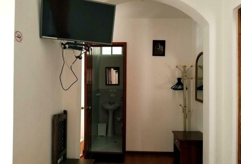 اتاق استاندارد یک نفره, Heritage Inn