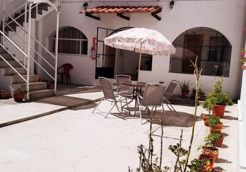 اتاق استاندارد یک نفره, Heritage Inn