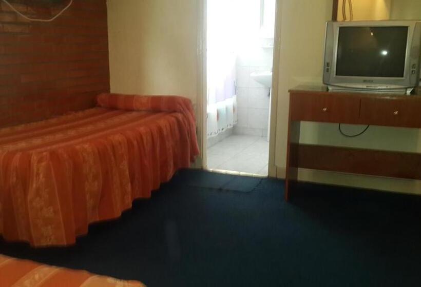 Habitación Triple Estándar, Diplomat